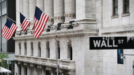 Dow напредна със 120 пункта, но остана на крачка от 35-те хиляди