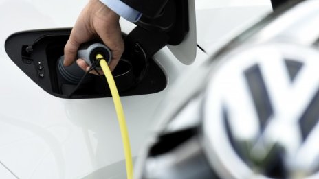 Volkswagen обмисля създаването на собствена фабрика за батерии