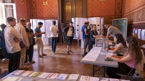 Избирателната активност на парламентарните избори във Франция е най-високата от 1981 г.