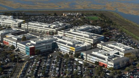 Заплашиха с бомба кампуса на Facebook в Силициевата долина