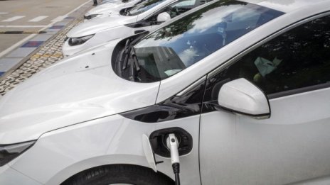 Китай въвежда стимули за индустрията на нови енергийни превозни средства