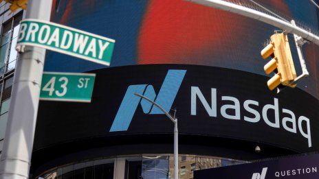 Dow Jones изтри над 400 пункта и записа най-лошия си ден от началото на септември