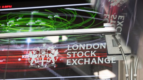 Случващото се в Израел оцвети в червено европейските борси