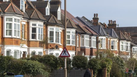 Енергийният дълг на домакинствата във Великобритания наближава 5 млрд. долара