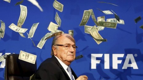 Блатер е спечелил като президент на ФИФА 3,32 млн. евро през 2015 г.