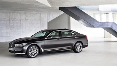 Дефектни въздушни възглавници препъват и флагмана на BMW