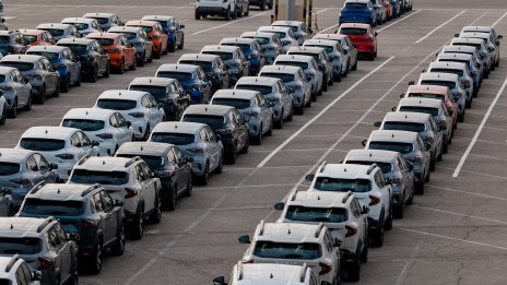 Митата на Тръмп хвърлят в смут международните автопроизводители