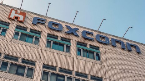 Доставчикът на Apple Foxconn ще инвестира още 300 млн. долара във Виетнам
