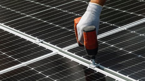 "Алкомет" ще инвестира в покривна соларна централа от 2 мгвт