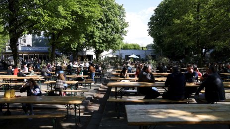 Нарасналото желание за спестяване подчертава помрачените потребителски нагласи в Германия