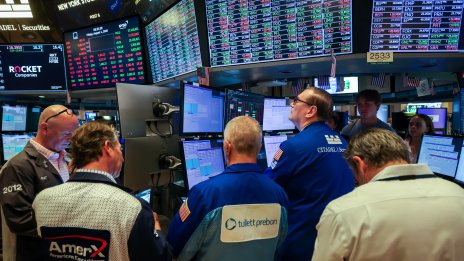 Wall Street отваря на зелено след острите спадове през миналата седмица