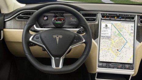 Apple търси партньорство с Tesla Motors