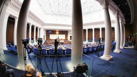 За половин година парламентът е изменил 43 закона, някои – повече от веднъж