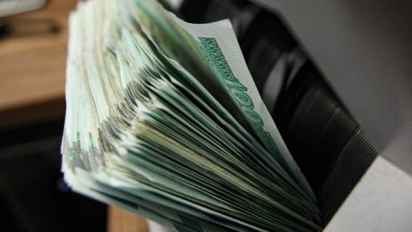 Обсъжда се 770 лв. минимална заплата и 10% ръст на пенсиите тази година