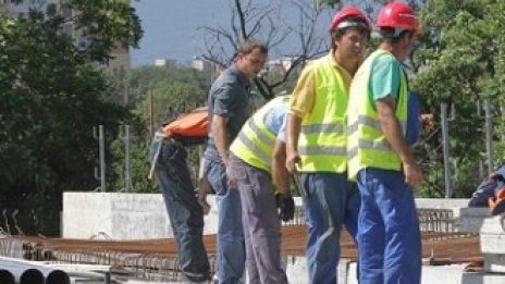 Необходима е държавна намеса на пазара на труда, смята Емилия Масларова