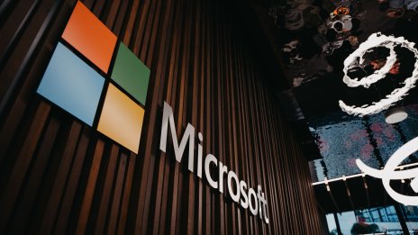Microsoft планира мащабно внедряване на свои чипове за изкуствен интелект