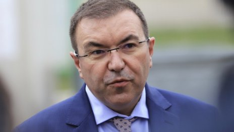 При тежък сценарий: Има планове за изцяло COVID болници и "чисти болници"