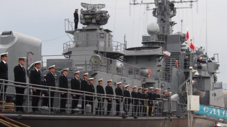 Подписаха договора за два нови военни кораба за ВМС за близо 1 млрд. лв.