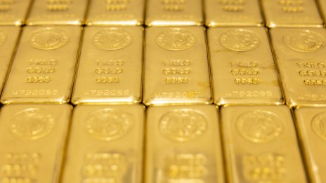 Цената на златото удари нов рекорд заради напрежението между САЩ и Китай*