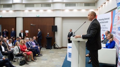 Р. Радев: Бързо бяхме лишени от илюзията, че преходът е еднократен акт