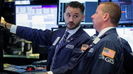 Dow започва с нов голям спад последната сесия от турбулентна седмица*