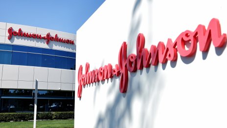 Печалбата на J&J засенчи прогнозите заради силните фармацевтични продажби