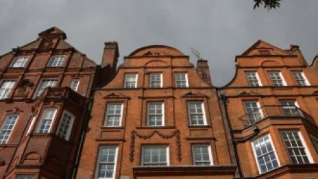 Продажбите на жилища на Острова са намалели със 70% от началото на блокадата