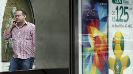 Покерът за бразилския бизнес на Vivendi продължава