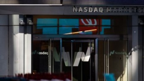 Dow Jones отписа над 120 пункта заради липсата на сделка в Конгреса