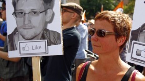 Сноудън вече е извън „Шереметиево“