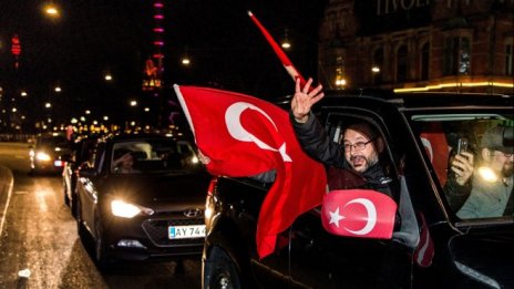 Турците в Западна Европа подкрепиха Ердоган