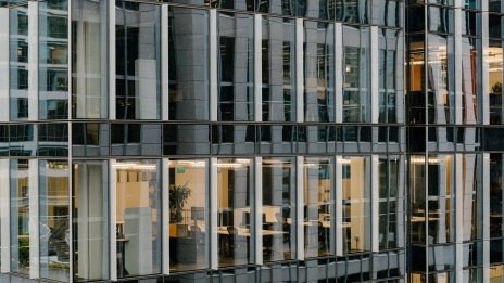 Как работата от вкъщи и растящите лихви тласнаха имотите към криза