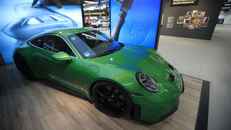 Митата на САЩ ще ударят печалбата на Porsche и Mercedes с общо 3,4 млрд. долара