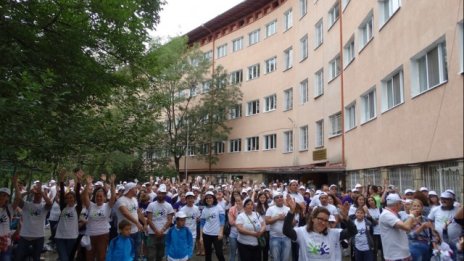 TELUS инвестира 60 хил. долара в ремонт на училището за деца с увреден слух