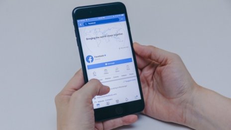 Най-големите канадски банки също бойкотират Facebook