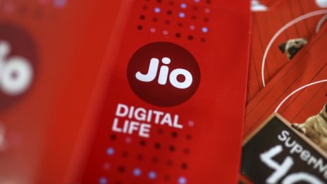 Intel ще инвестира 250 млн. долара в индийската Jio Platforms