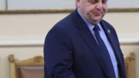 Красимир Каракачанов: Кризата прави комуникацията между партньорите по-добра