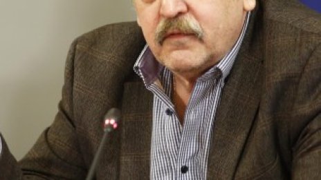 Кантарджиев: Благодарение на навременните мерки имаме по-малко болни от COVID-19