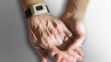 Виртуален асистент в помощ на възрастните – не само идея