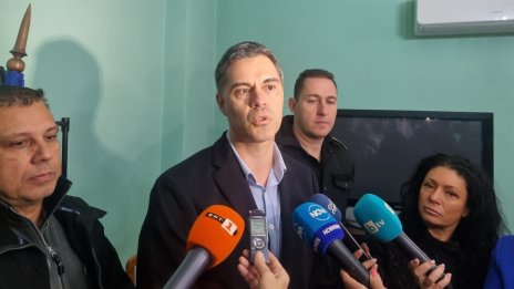 Областният управител на Бургас ще поиска прекратяване на договора със снегопочистващата фирма