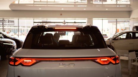 Китайските електромобили ще се сблъскат с тест за оцеляване през 2026 г.