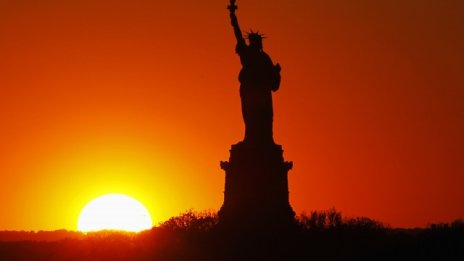 Статуята на свободата отново отваря врати след урагана Санди