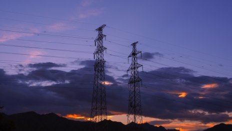 Производството на електроенергия продължава да се свива и през октомври