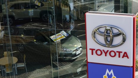 Продажбите на Toyota се свиват през август след скандалите с тестовете в Япония