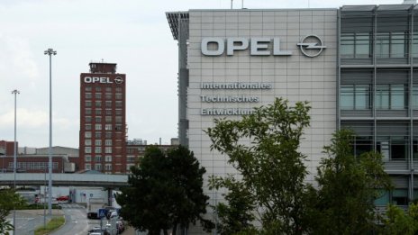 Opel проучва смени с намалено работно време в Айзенах