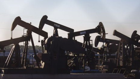 Глобалният износ на суров петрол намалява през 2024 г.