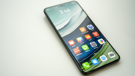 Как новата серия смартфони на Huawei предизвиква Apple в Китай?