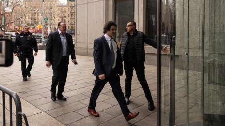 Прокуратурата обвинява Банкман-Фрийд в заговор за формиране на криптополитики