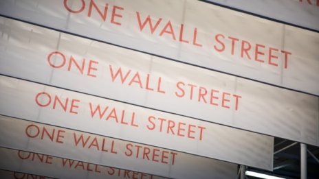 Новата борсова година започва като старата – с надежди