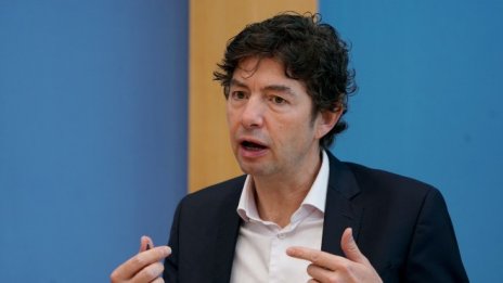 Германски вирусолог: ЕС да побърза с одобрението за Astrazeneca